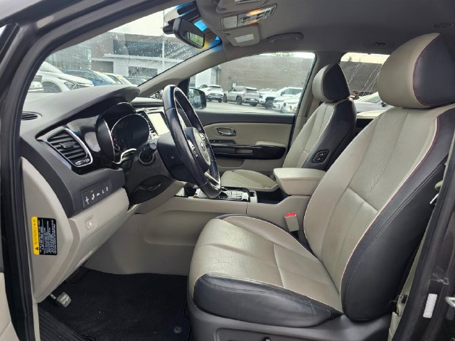 Used 2018 Kia Sedona SX FWD image 19