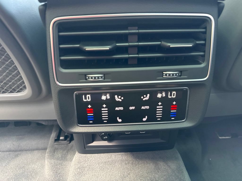 New 2027 Audi SQ8 Prestige AWD/4WD image 38