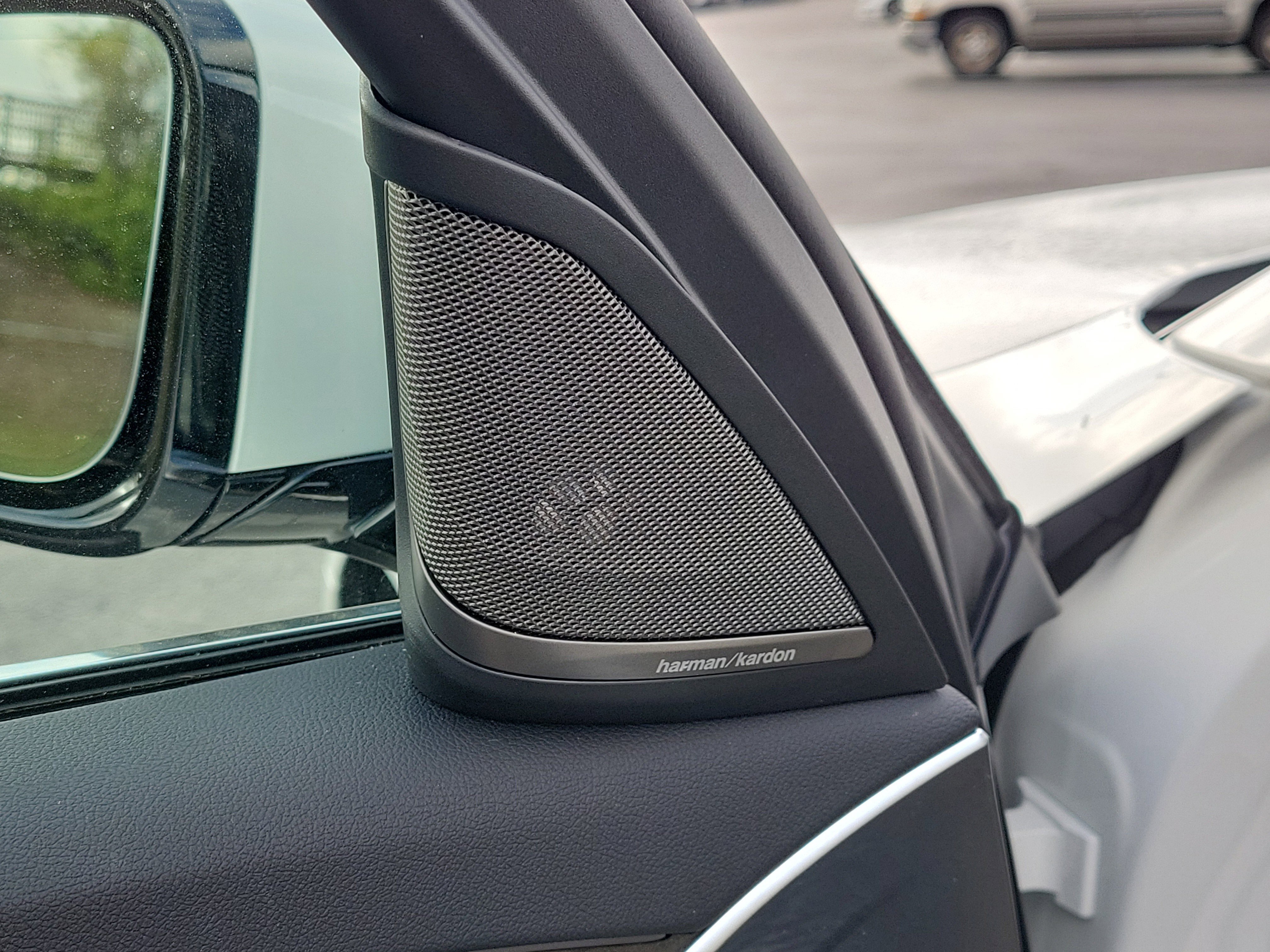 Used 2022 BMW 540i w/ Premium Package image 18