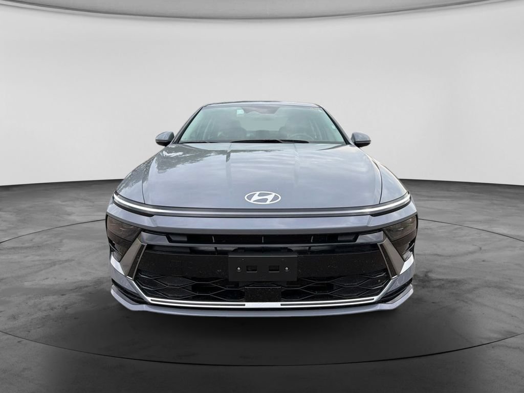 Used 2024 Hyundai Sonata SEL FWD image 2