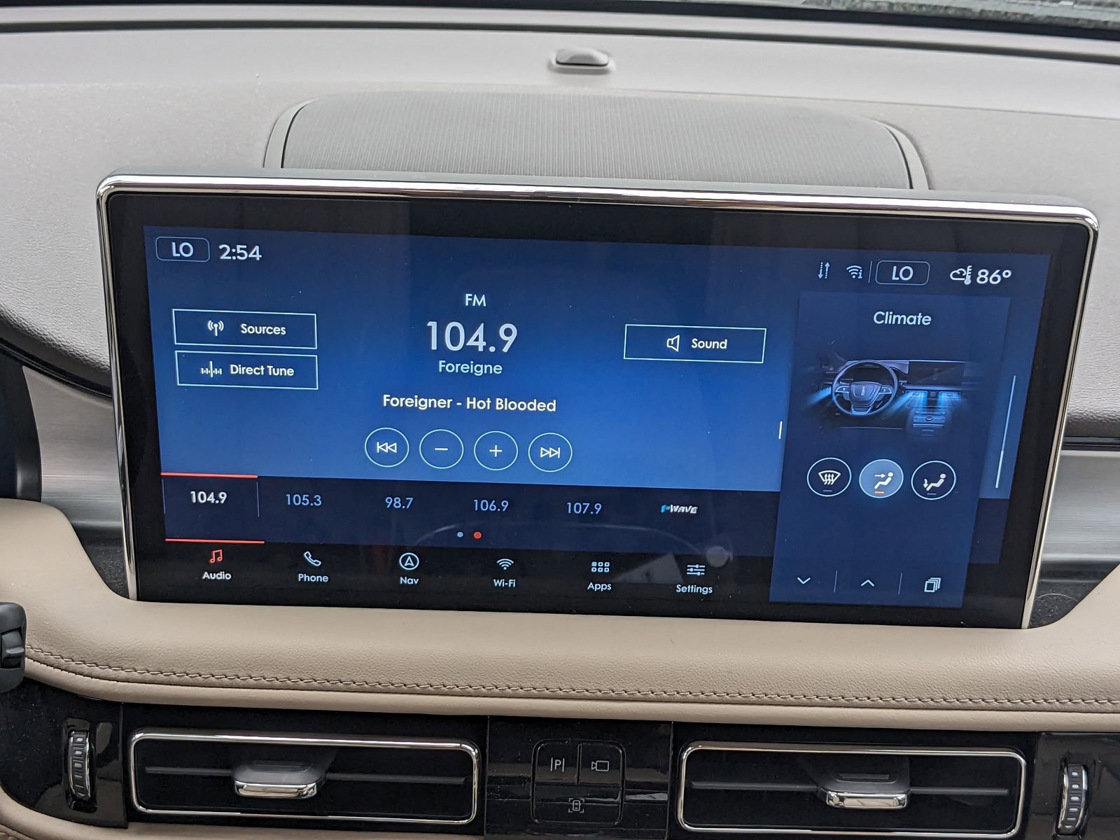 Certified 2023 Lincoln Nautilus AWD w/ Premium Package image 18