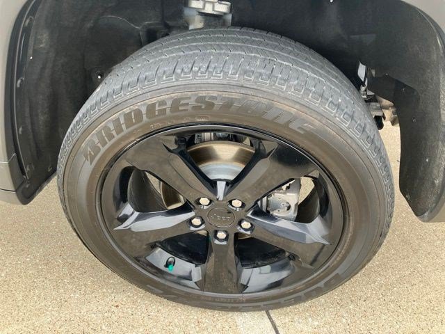Used 2023 Jeep Grand Cherokee Altitude AWD/4WD image 25