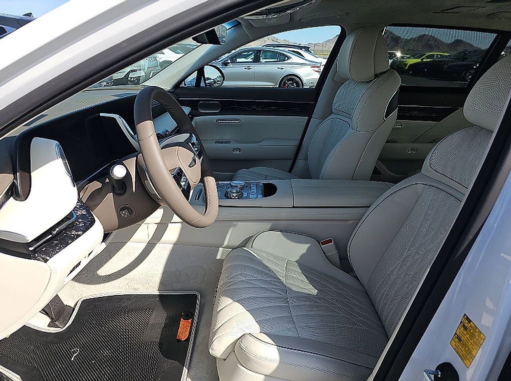 Used 2025 Genesis G90 3.5T AWD/4WD image 6