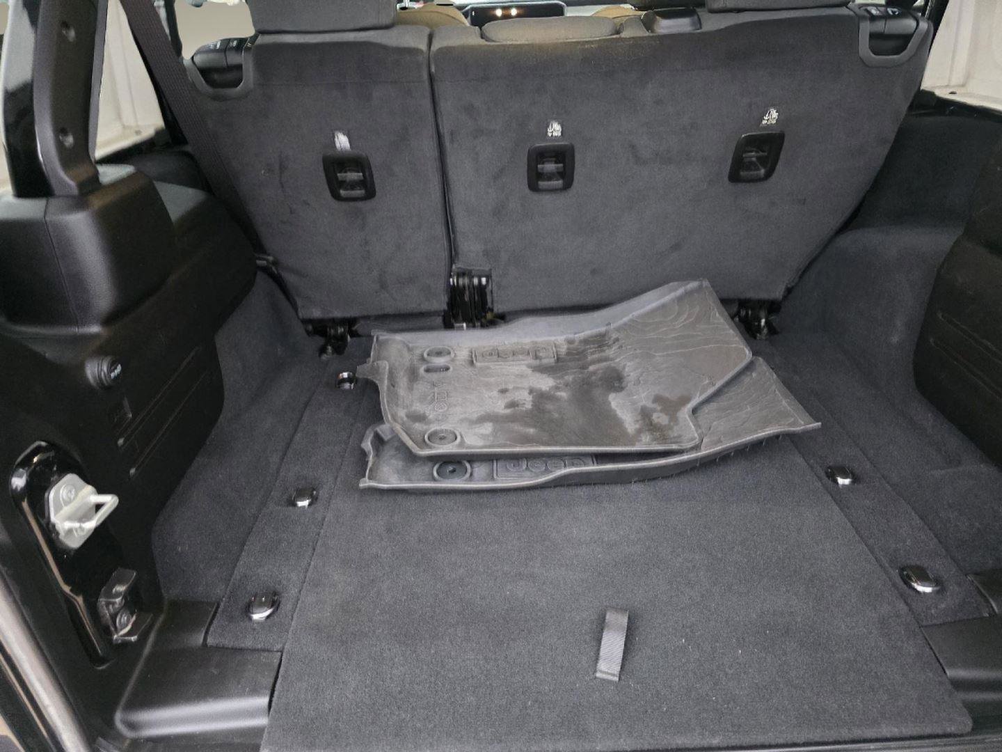 Used 2024 Jeep Wrangler Sahara w/ Safety Group image 35