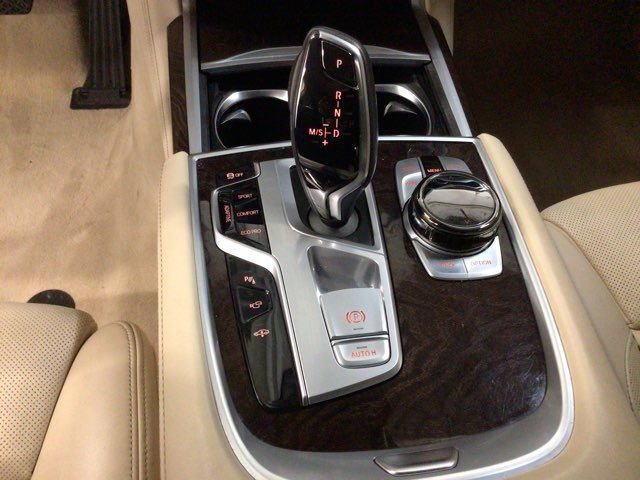 Used 2018 BMW 740i RWD image 15