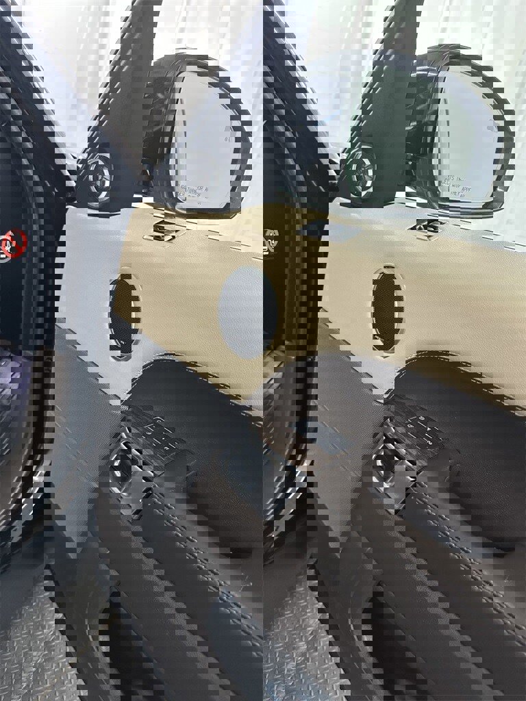 Used 2018 Land Rover Range Rover Sport HSE image 36