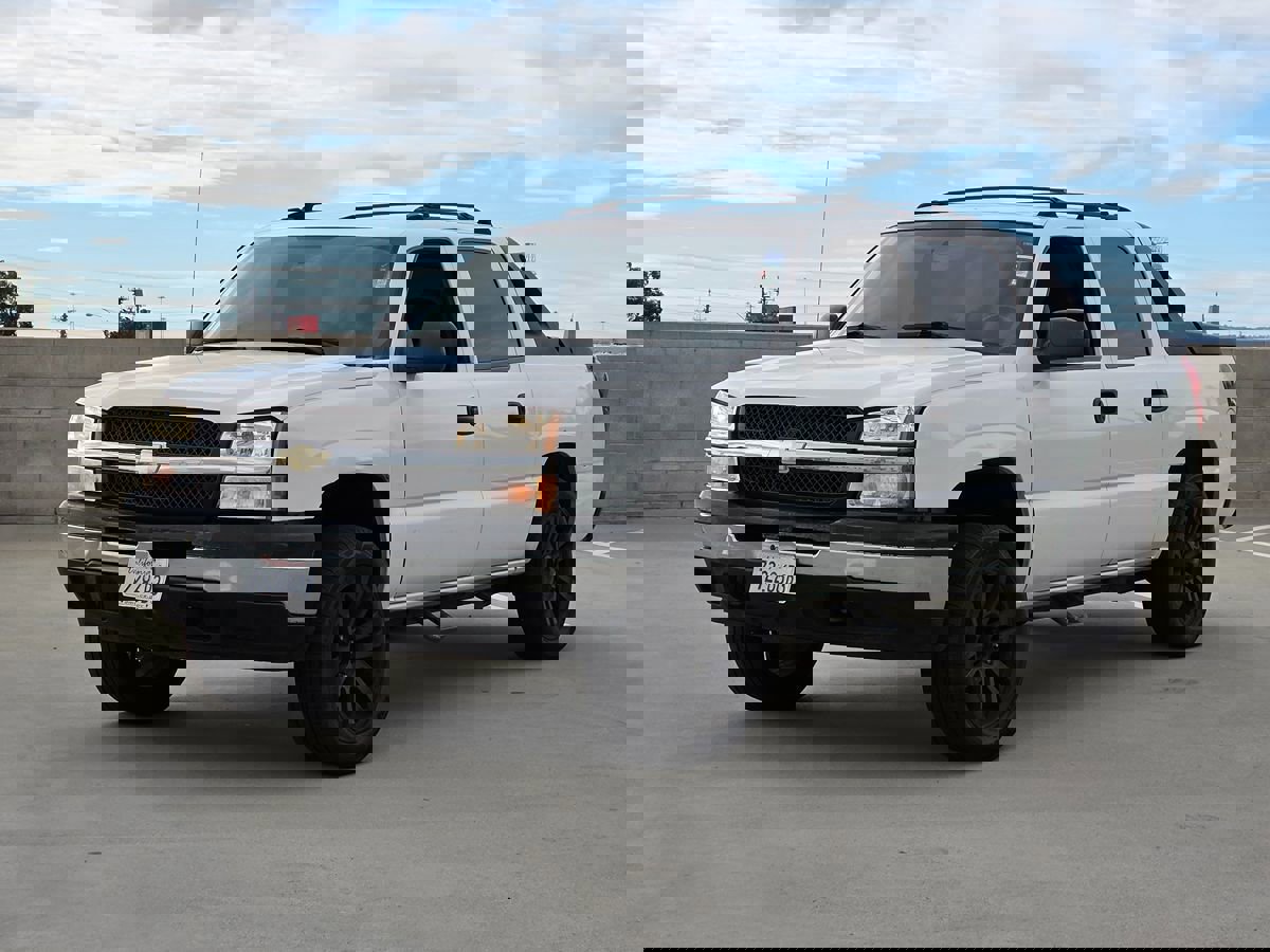 Used 2004 Chevrolet Avalanche Z66 w/ Preferred Equipment Group image 3