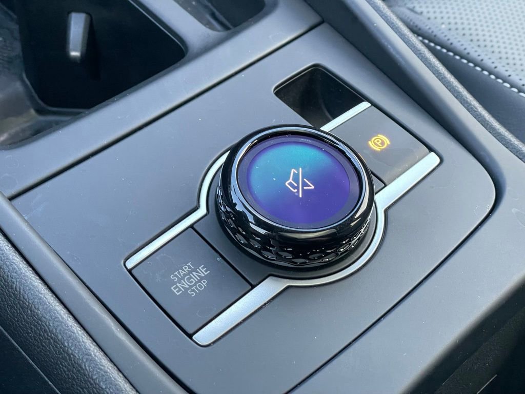 Certified 2025 Volkswagen Tiguan SE R-Line image 20