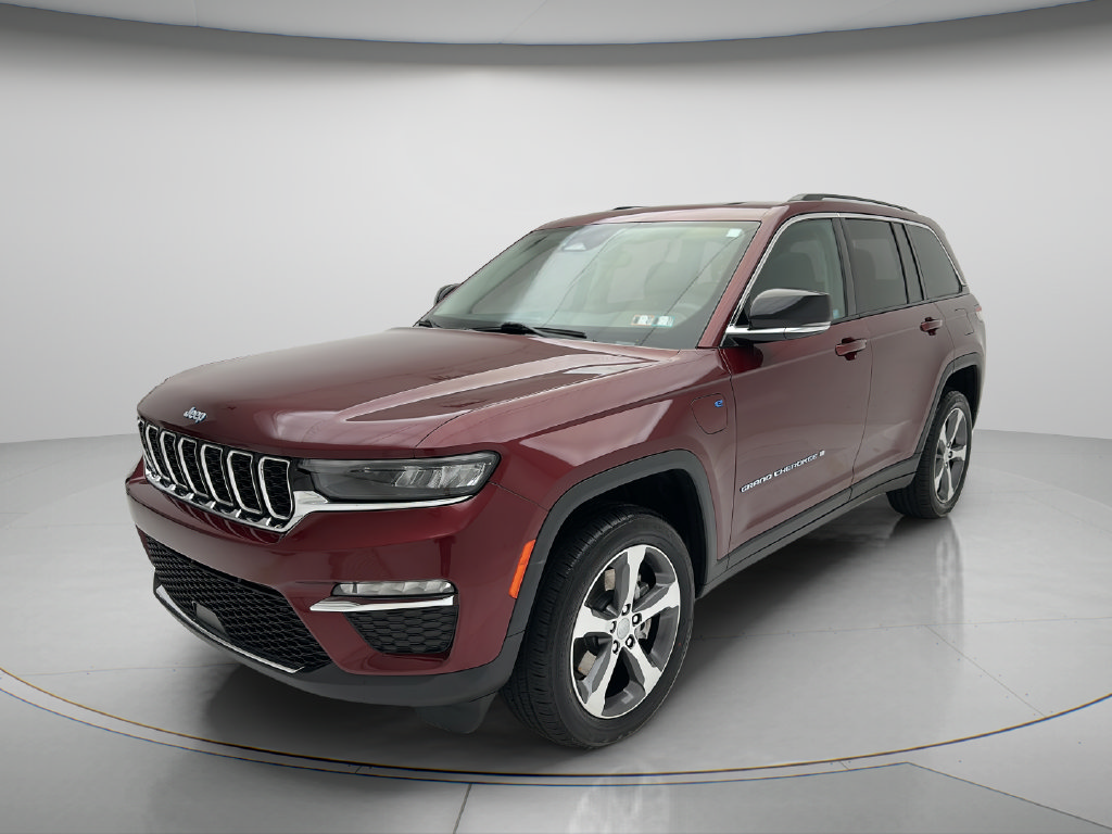 Used 2023 Jeep Grand Cherokee 4WD 4xe image 3