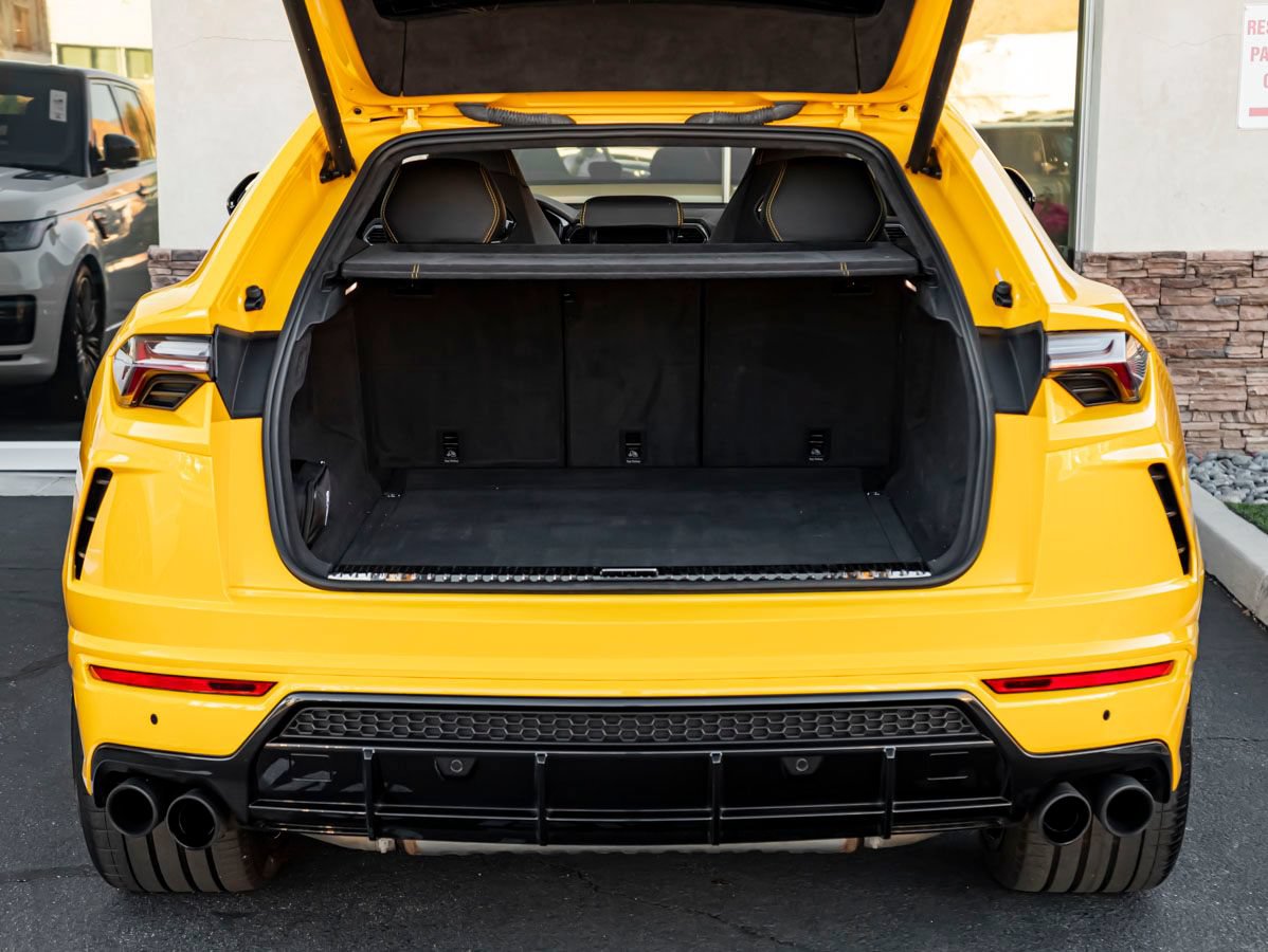 Used 2021 Lamborghini Urus AWD/4WD image 25