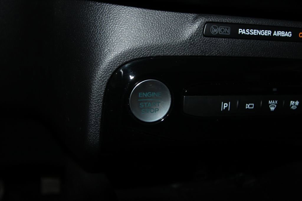 Used 2025 Ford Escape ST-Line Elite w/ Premium Technology Package AWD/4WD image 13