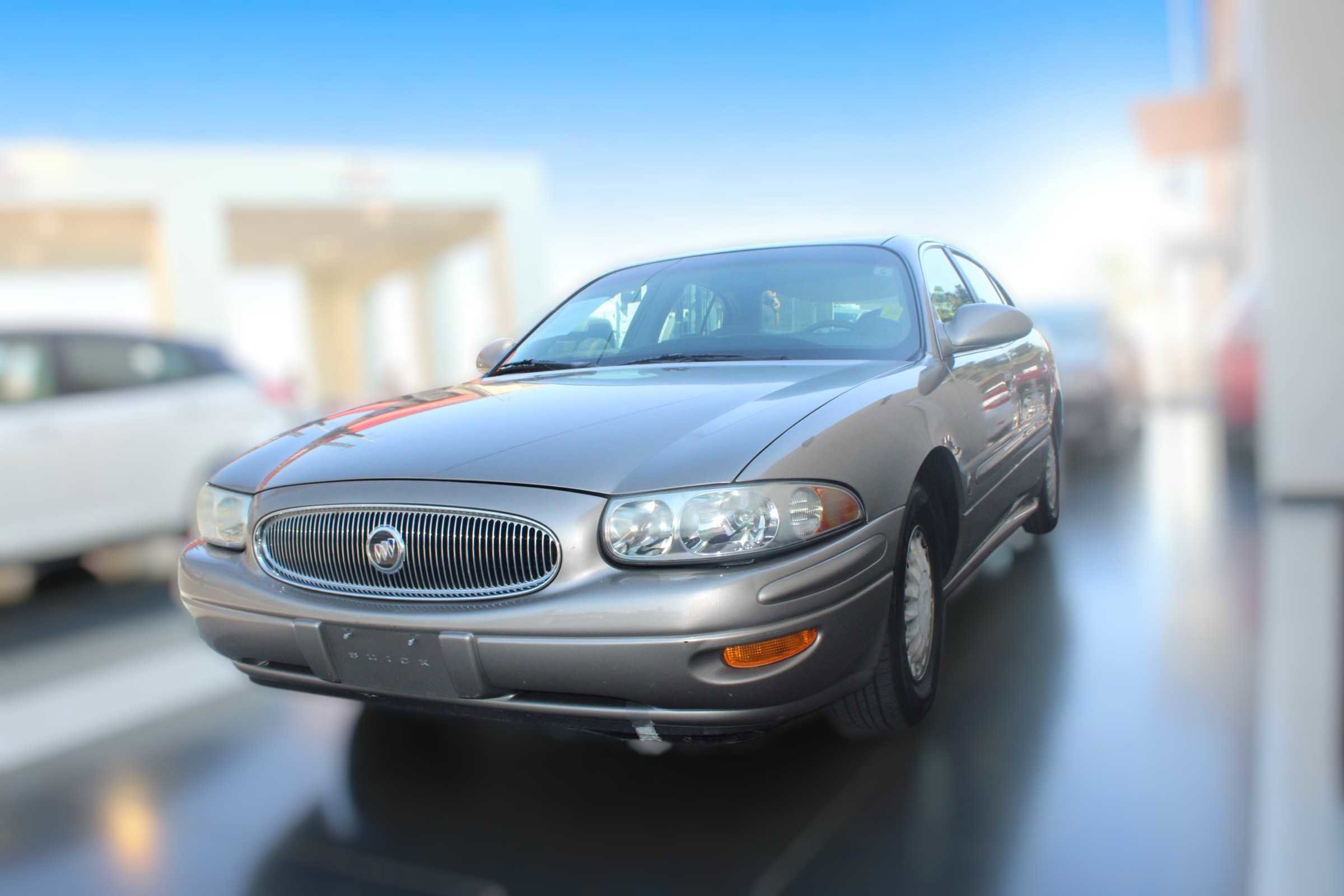 Used 2002 Buick Le Sabre Custom FWD image 2