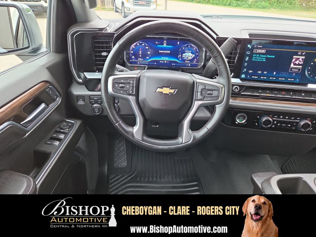 Used 2023 Chevrolet Silverado 1500 LT AWD/4WD image 14