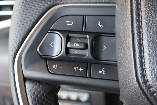 Used 2025 Toyota Tundra Limited AWD/4WD image 23