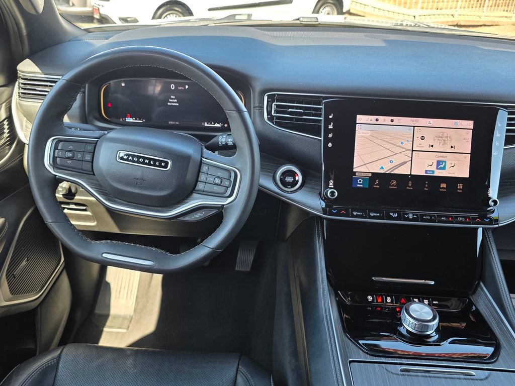 Certified 2024 Jeep Wagoneer L Series II RWD image 19