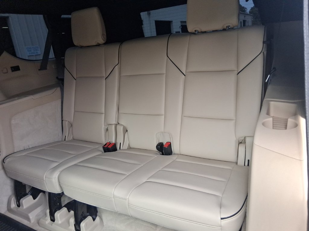 Used 2023 Cadillac Escalade ESV Premium Luxury AWD/4WD image 19