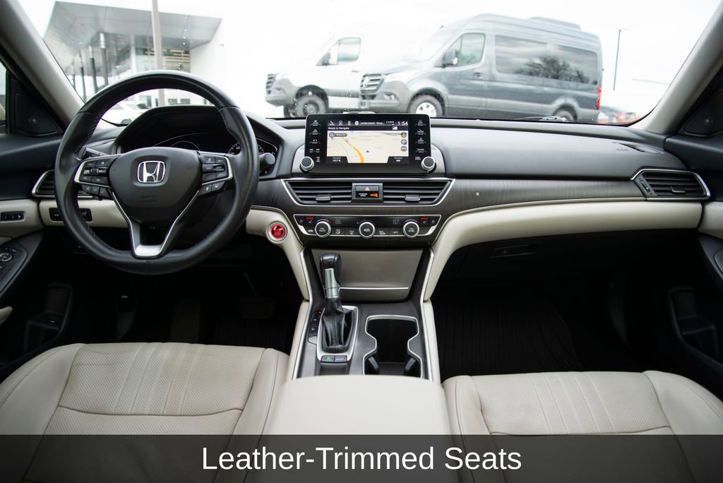 Used 2018 Honda Accord Touring image 19
