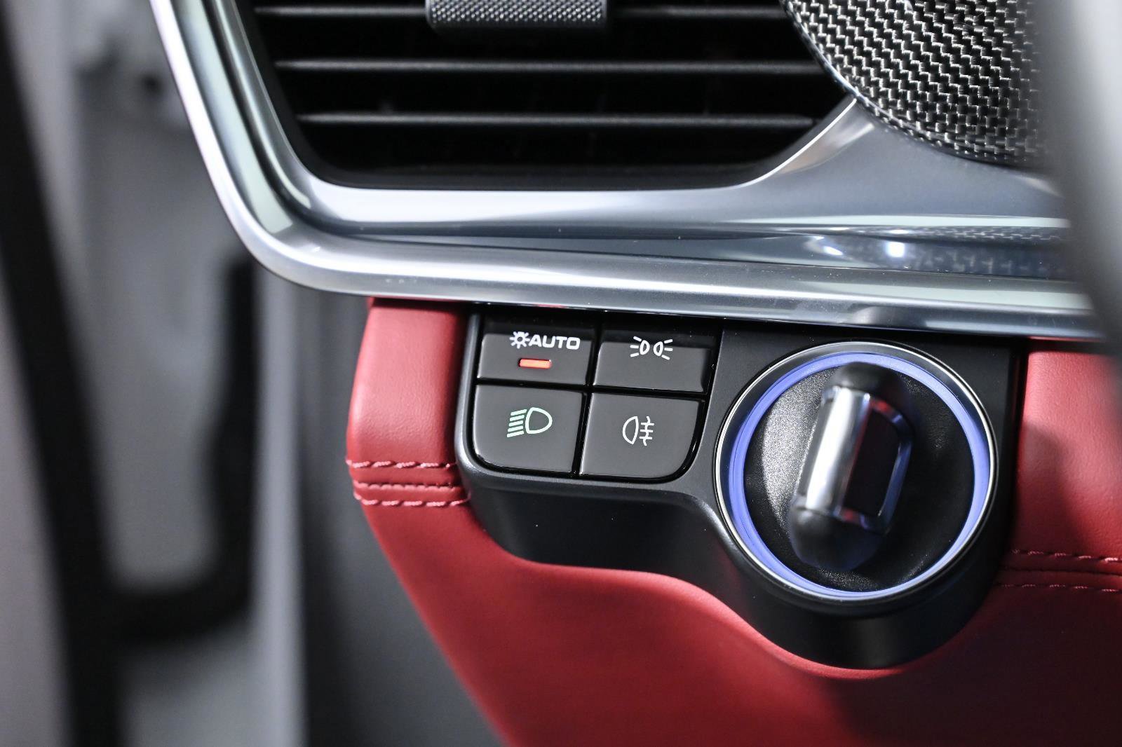 Used 2020 Porsche Panamera GTS image 28