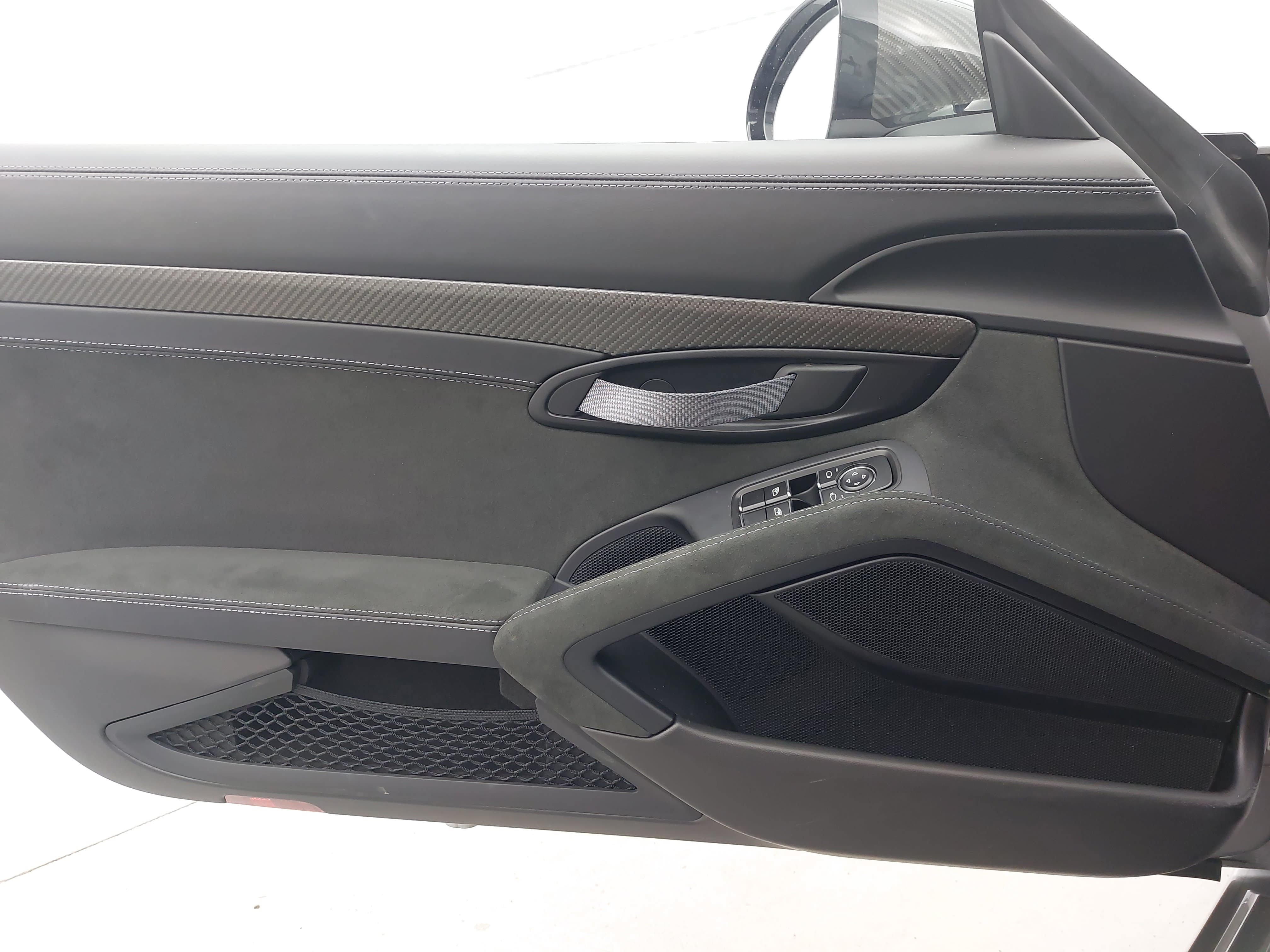 Certified 2025 Porsche 718 Cayman GT4 RS RWD image 25