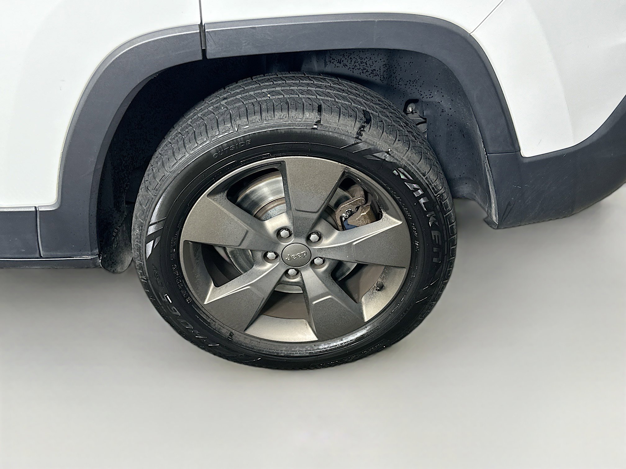 Used 2016 Jeep Cherokee 75th Anniversary image 11