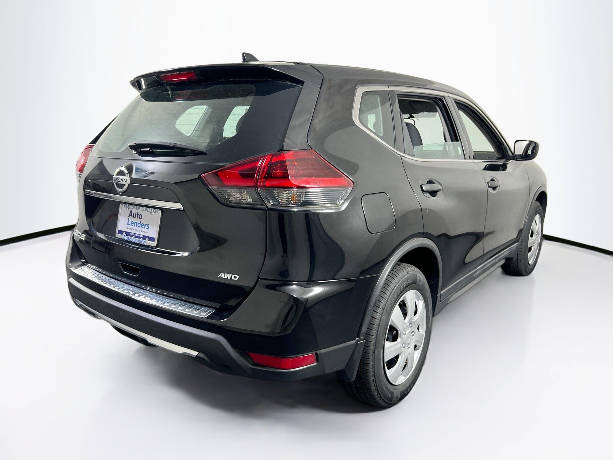 Used 2018 Nissan Rogue S AWD/4WD image 5