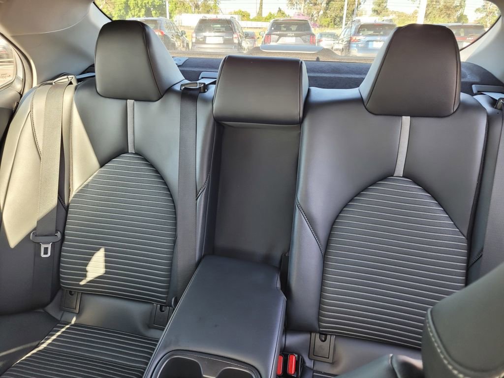 Used 2022 Toyota Camry SE FWD image 10