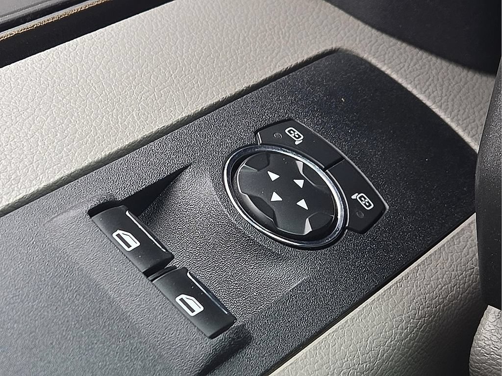 Used 2018 Ford F550 2WD Regular Cab Super Duty image 9