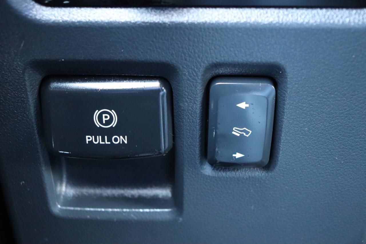 Used 2024 Ford Expedition XLT AWD/4WD image 48