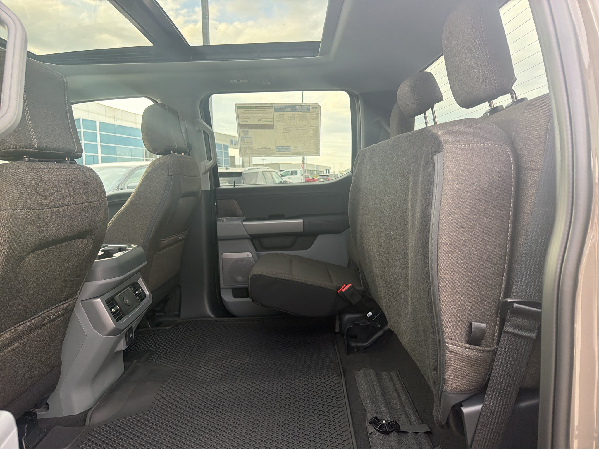New 2027 Ford F250 XLT w/ XLT Premium Package AWD/4WD image 30