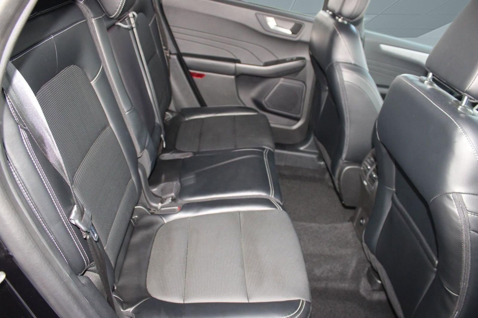 Used 2023 Ford Escape Platinum image 31