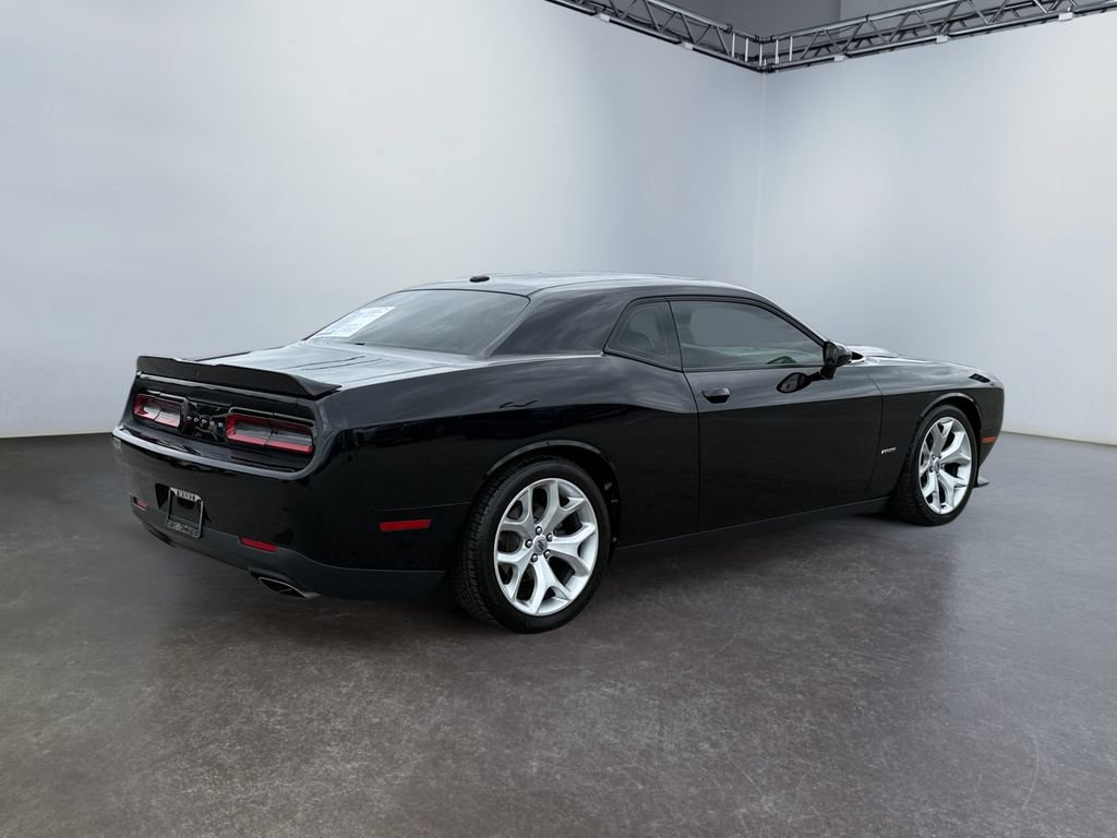 Used 2019 Dodge Challenger R/T RWD image 3
