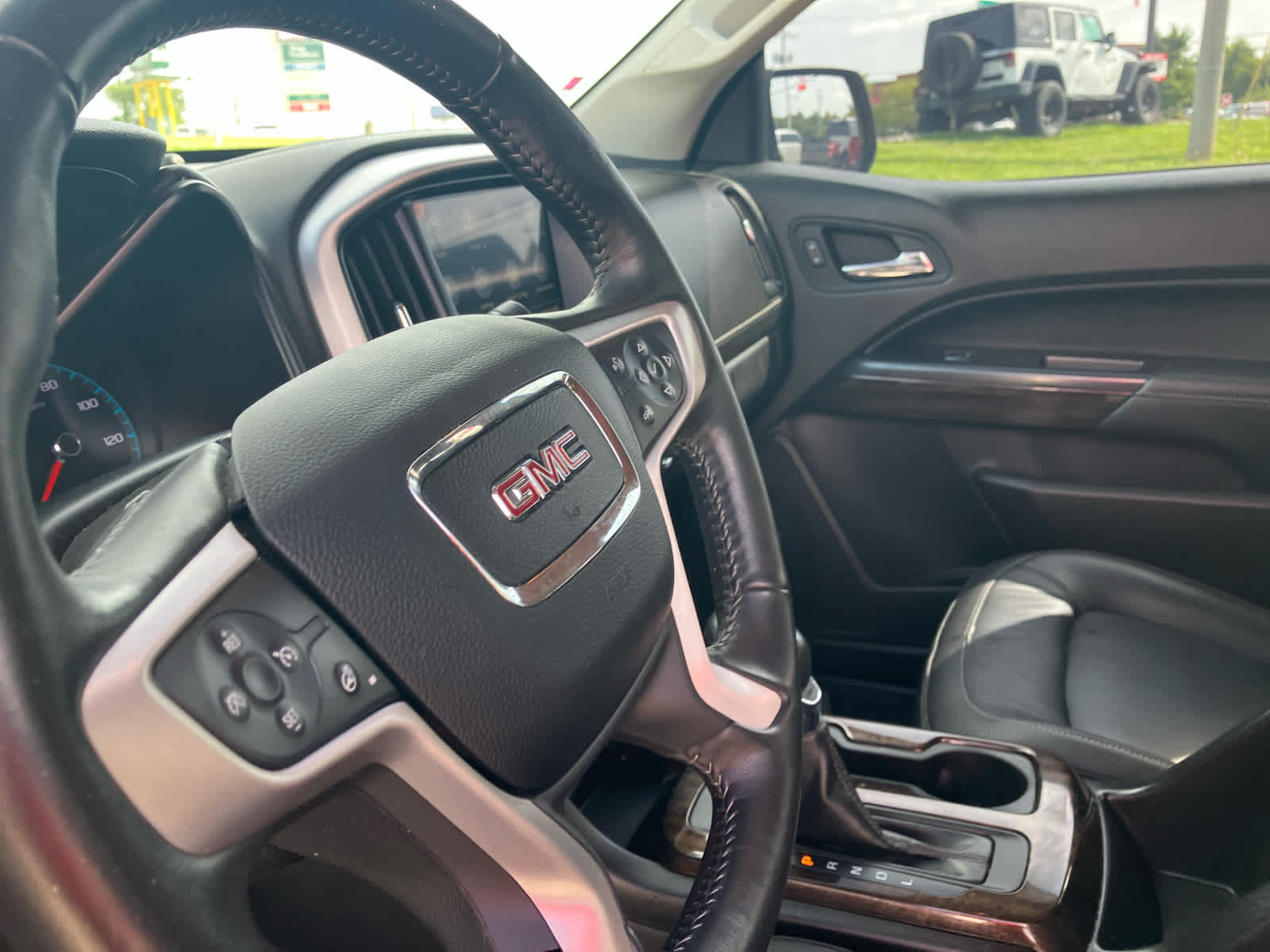 Used 2022 GMC Canyon Elevation w/ Elevation Premium Package AWD/4WD image 9