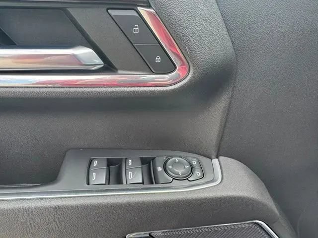 Used 2023 Chevrolet Silverado 1500 LT AWD/4WD image 13