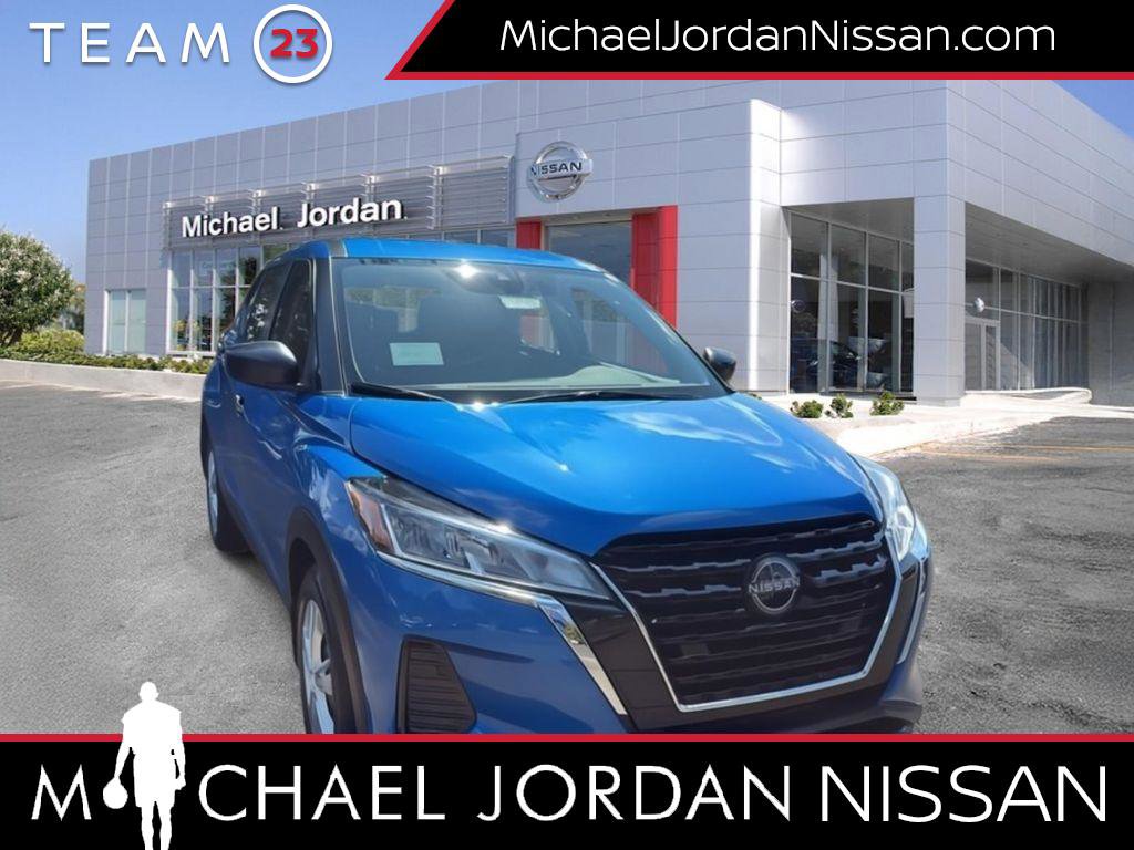 New 2025 Nissan Kicks S