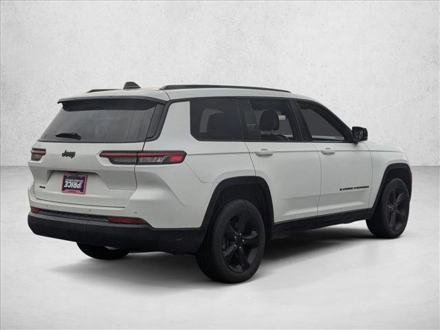 Used 2023 Jeep Grand Cherokee L Laredo image 5