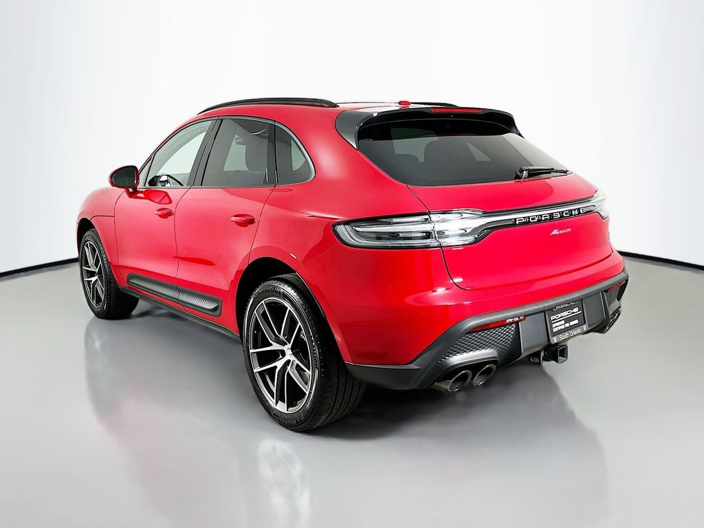 Certified 2025 Porsche Macan image 3