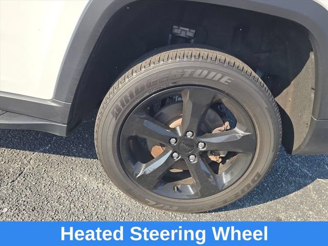 Used 2023 Jeep Grand Cherokee L Laredo AWD/4WD image 22