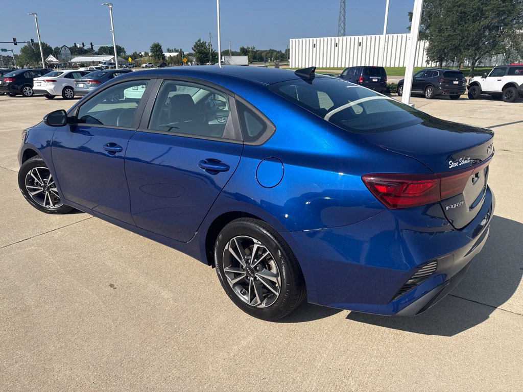 Used 2023 Kia Forte LXS w/ LXS Technology Package FWD image 5