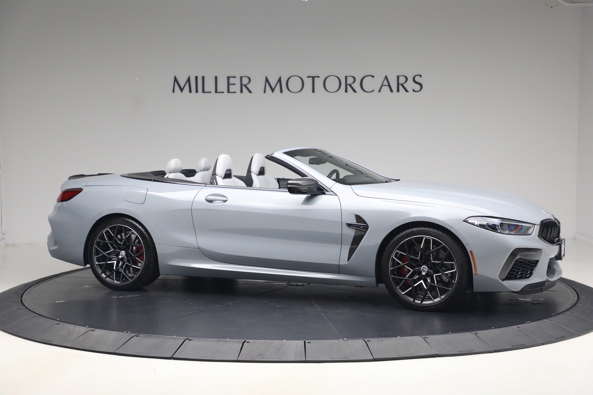 Used 2023 BMW M8 Competition w/ M Carbon Exterior Package AWD/4WD image 10