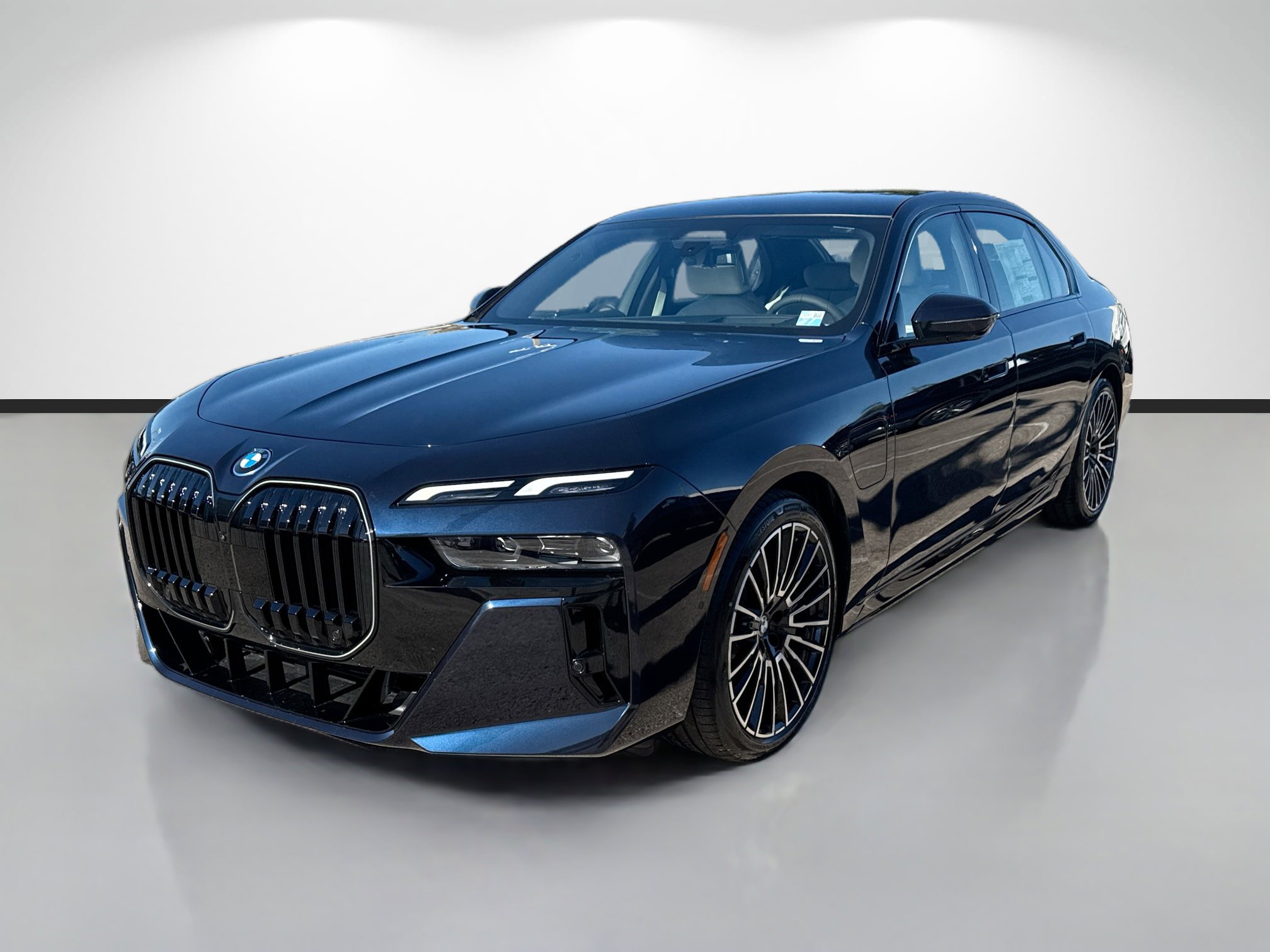 New 2026 BMW 750e xDrive image 7