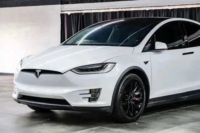 Used 2016 Tesla Model X Performance image 6