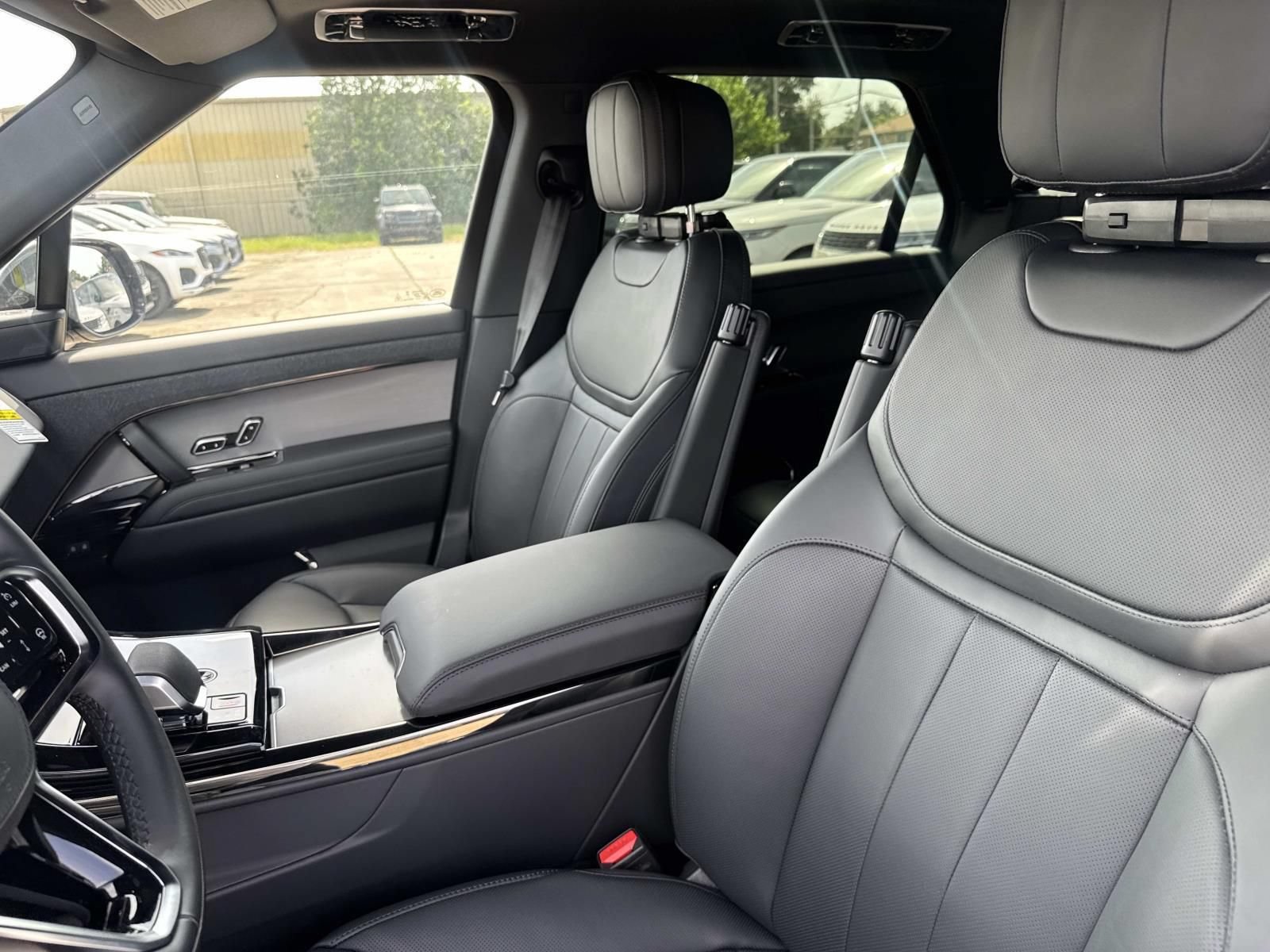 New 2026 Land Rover Range Rover Sport SE AWD/4WD image 10