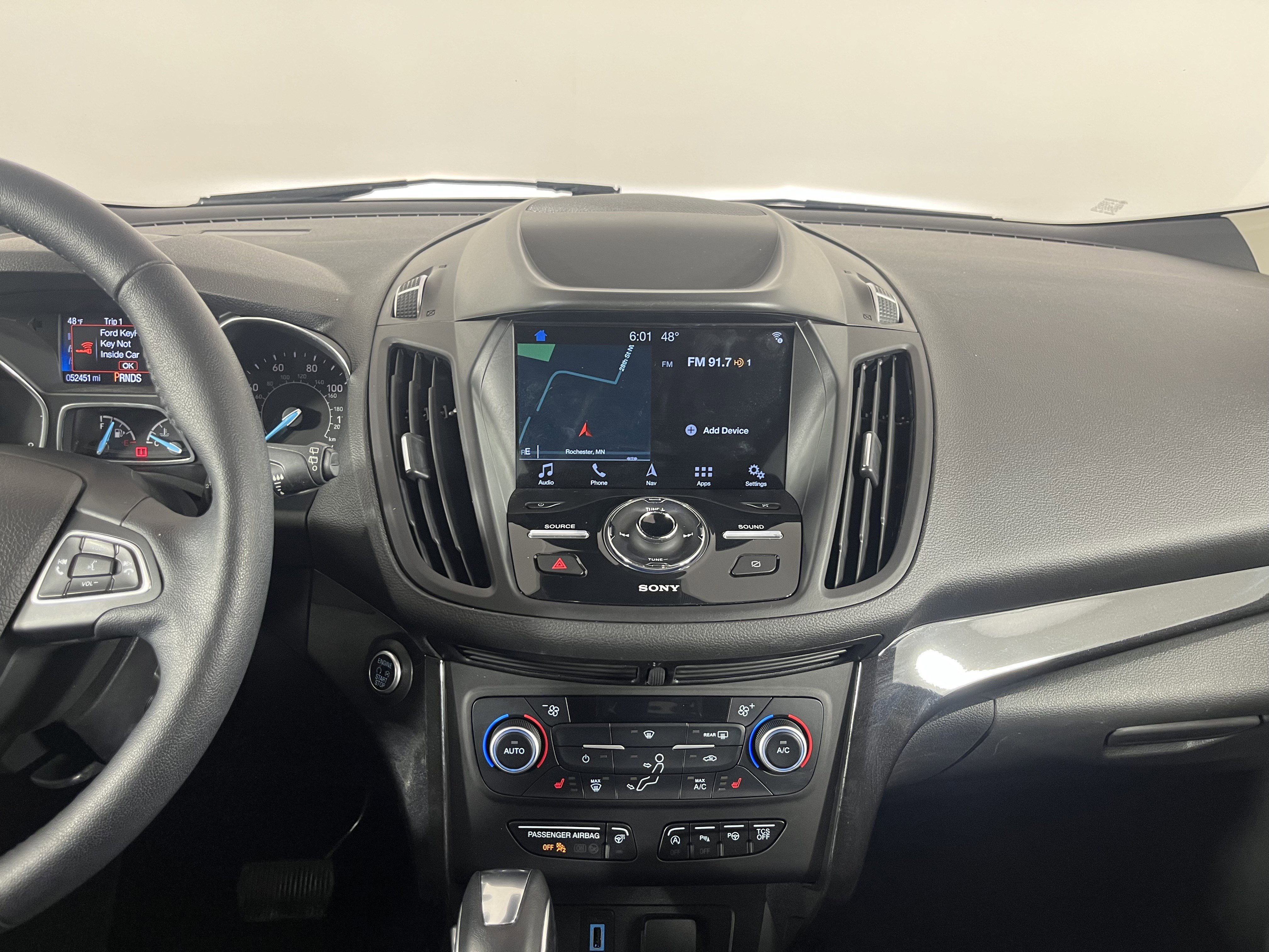 Used 2019 Ford Escape Titanium image 14