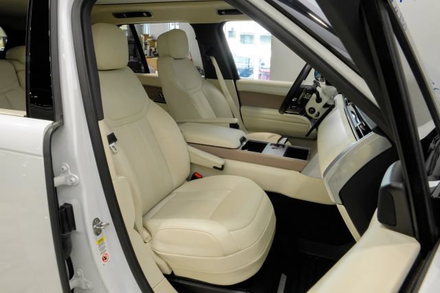 Used 2025 Land Rover Range Rover SE AWD/4WD image 40