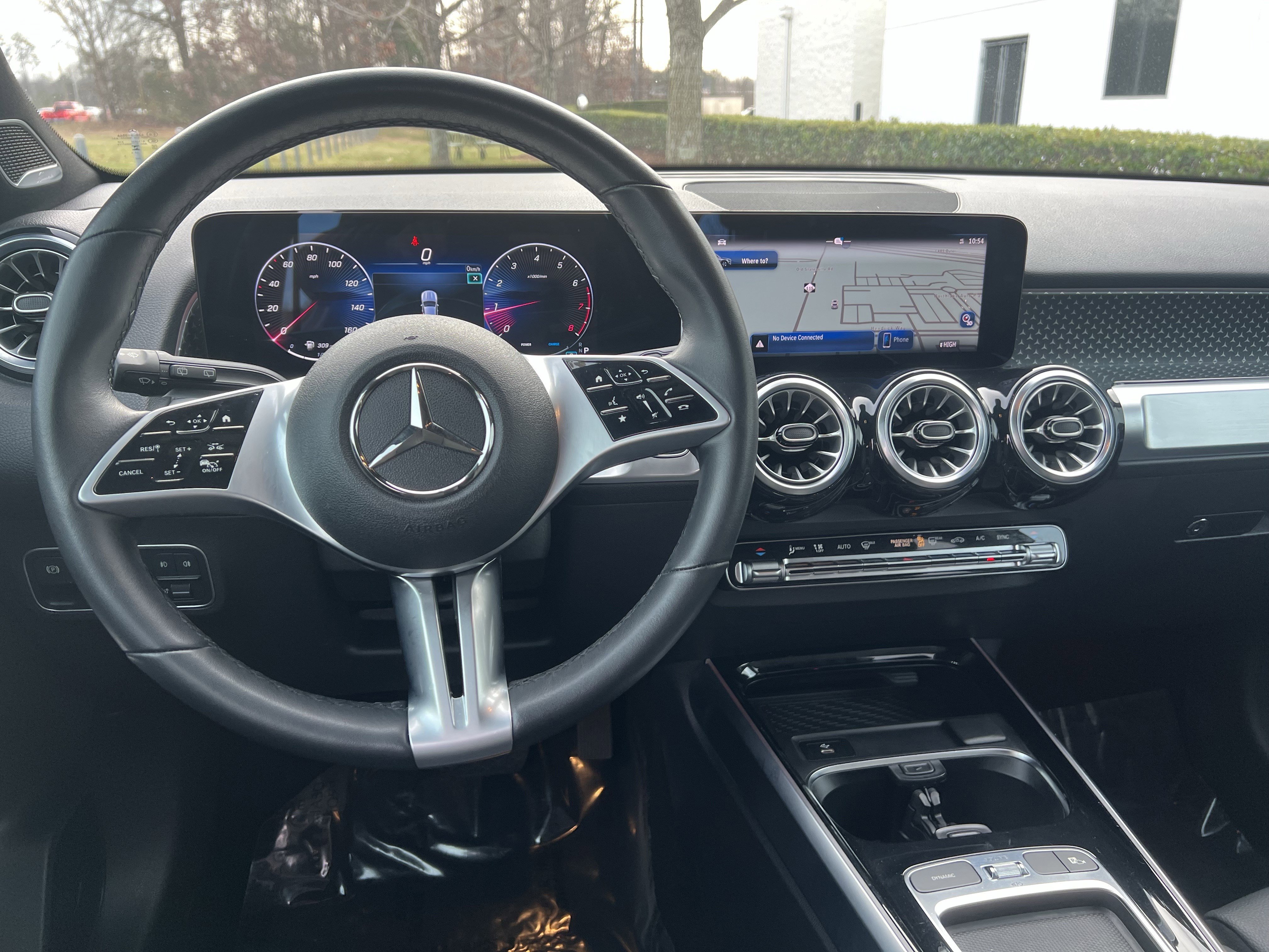 Used 2024 Mercedes-Benz GLB 250 4MATIC image 30