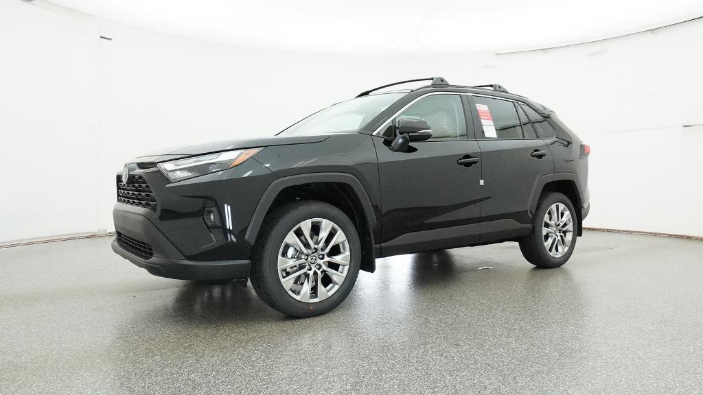 Used 2025 Toyota RAV4 XLE Premium image 20