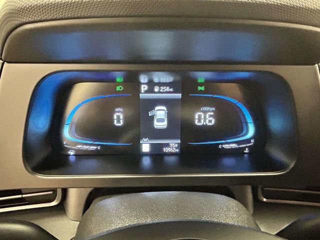 Used 2025 Hyundai Elantra Sport FWD image 23