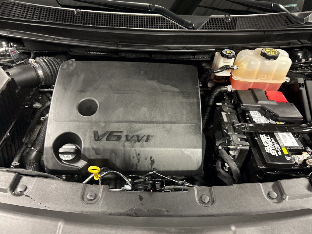 Used 2023 Chevrolet Traverse LT FWD image 27