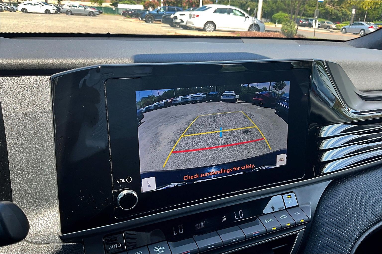 Used 2025 Toyota Camry SE FWD image 22