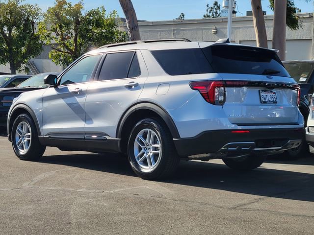 Used 2026 Ford Explorer Active w/ Active Comfort Package RWD image 2